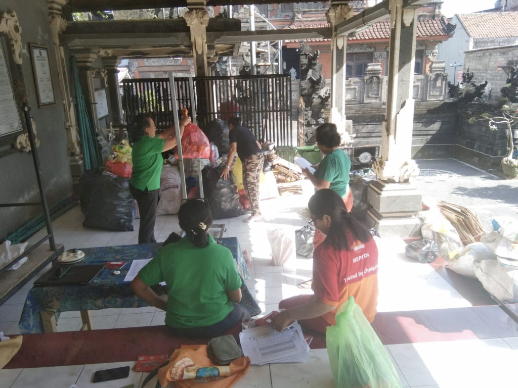 Kegiatan Bank Sampah di Banjar Taman Tirta, Dalung